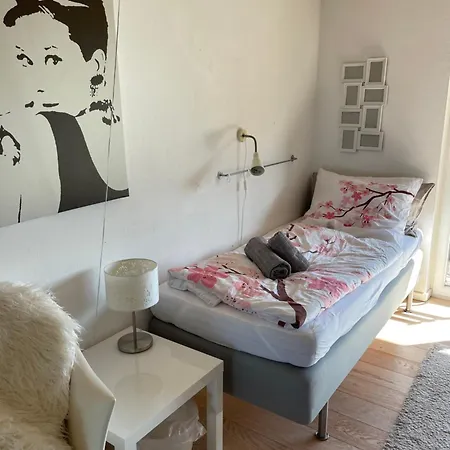 2 Moderne Schlafzimmer Mit Grossem Bad 62qm - Architektenhaus, Ruhig, 2 Min A8 Apartment Irschenberg